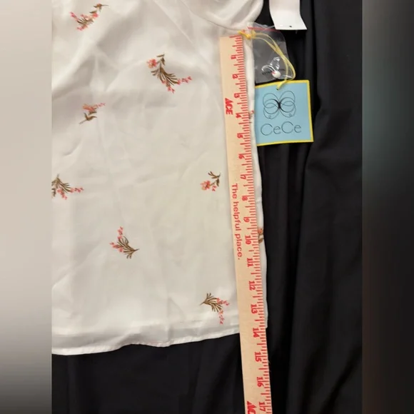 CeCe Cream LS Floral Blouse w Ruffles & High Neck Women’s XL NWT Feminine - Picture 5 of 5